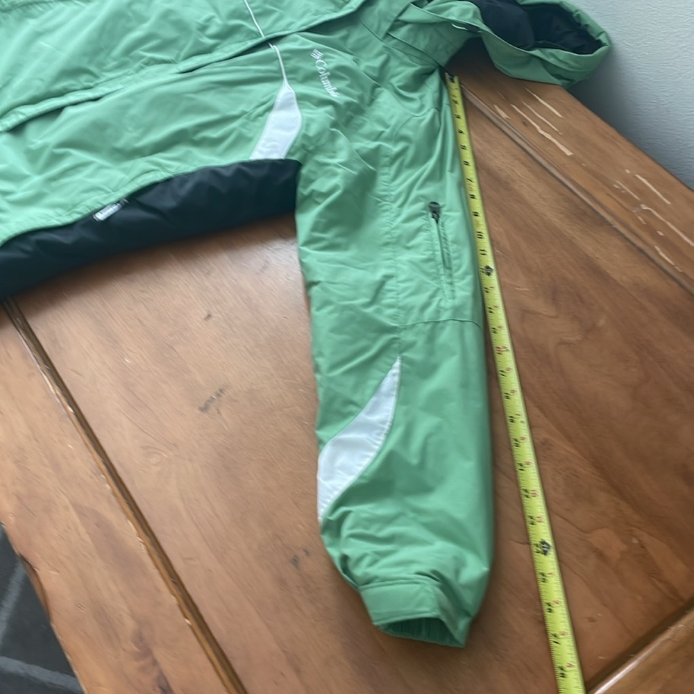 Columbia Green and White Jacket Size Medium - Picture 12 of 15